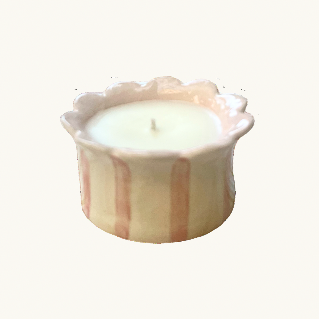 Pink Daisy Scalloped Candle (Wild Fig)